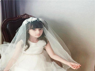 男女打扑克软件,扑克新玩法，社交乐趣多